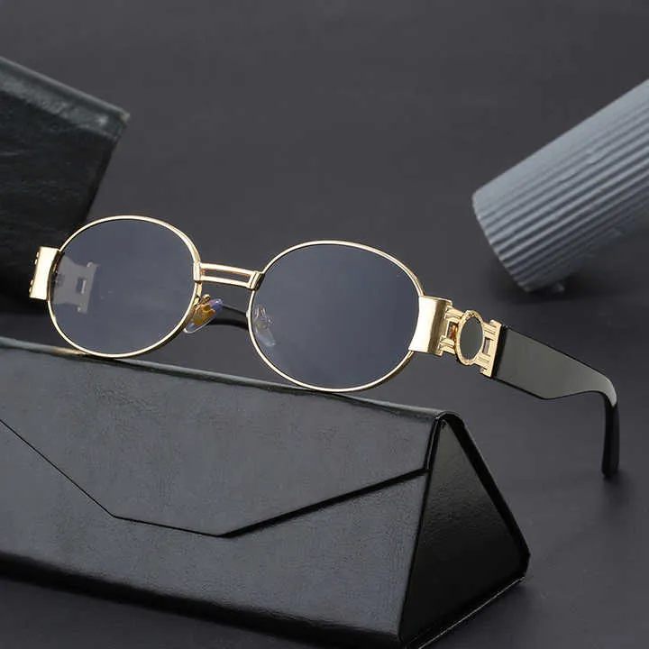 نظارات شمسيه للسيده كلاسيكيه - Classic ladies sunglasses