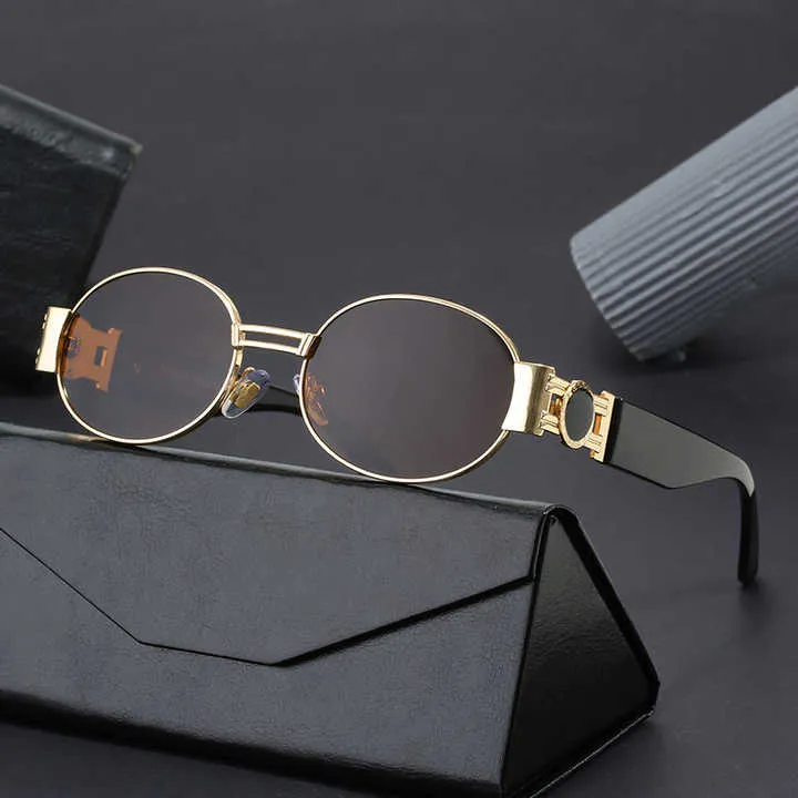 نظارات شمسيه للسيده كلاسيكيه - Classic ladies sunglasses