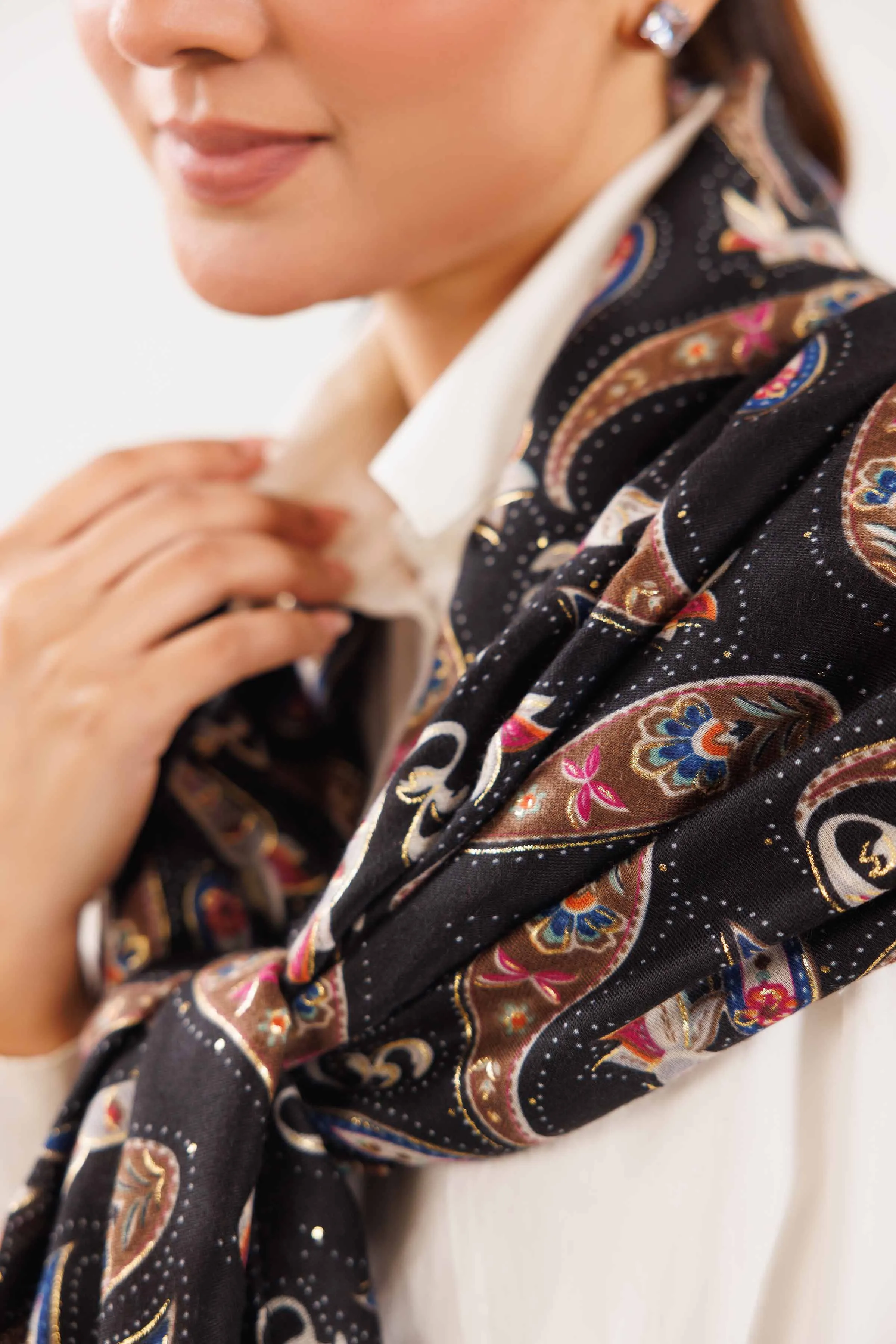 Black Women Shawl - 439422103