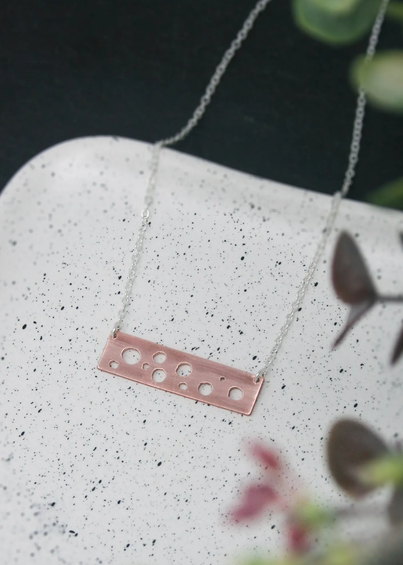 Botanical bubbles bar necklace
