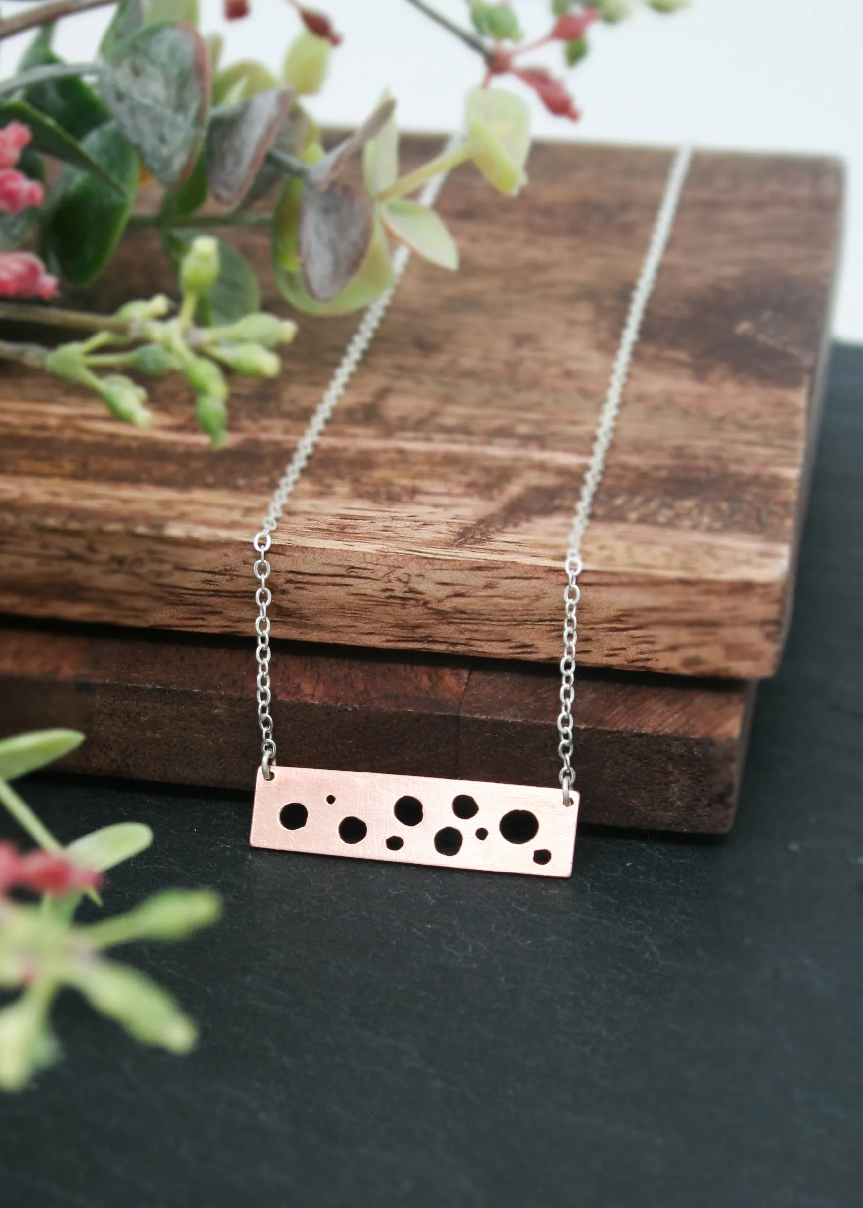 Botanical bubbles bar necklace