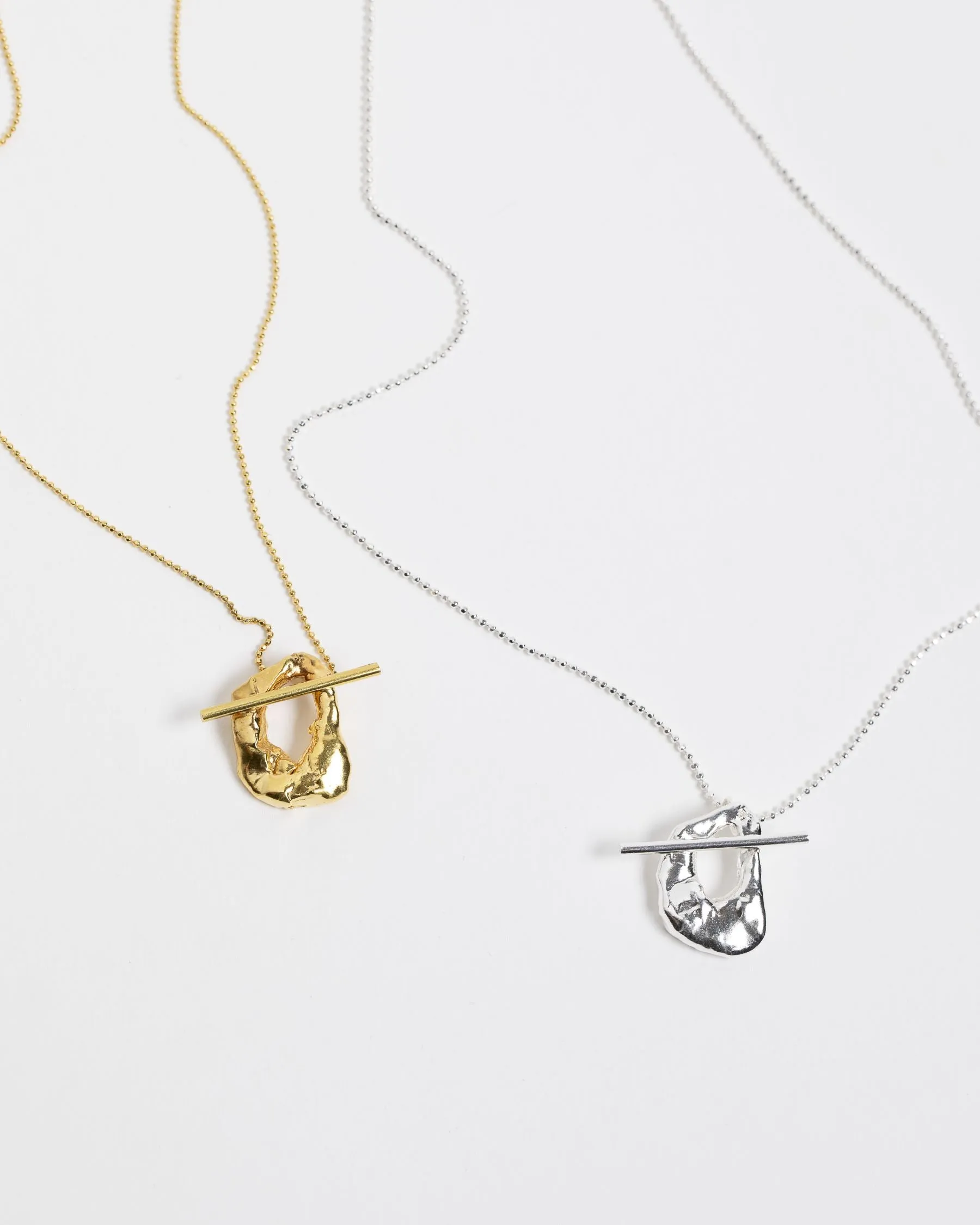 Thelia Pendant
